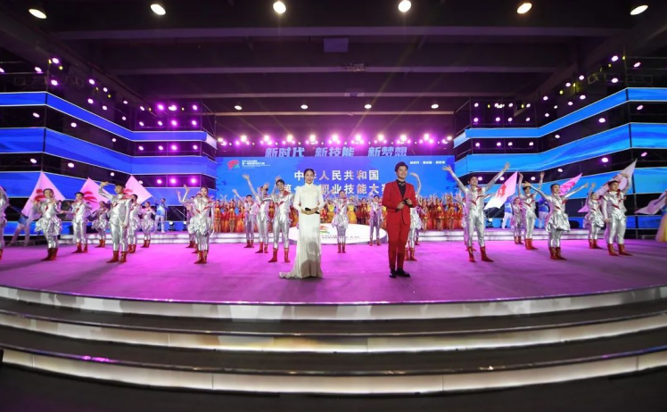中华人民共和国第一届职业技能大赛在广州举办